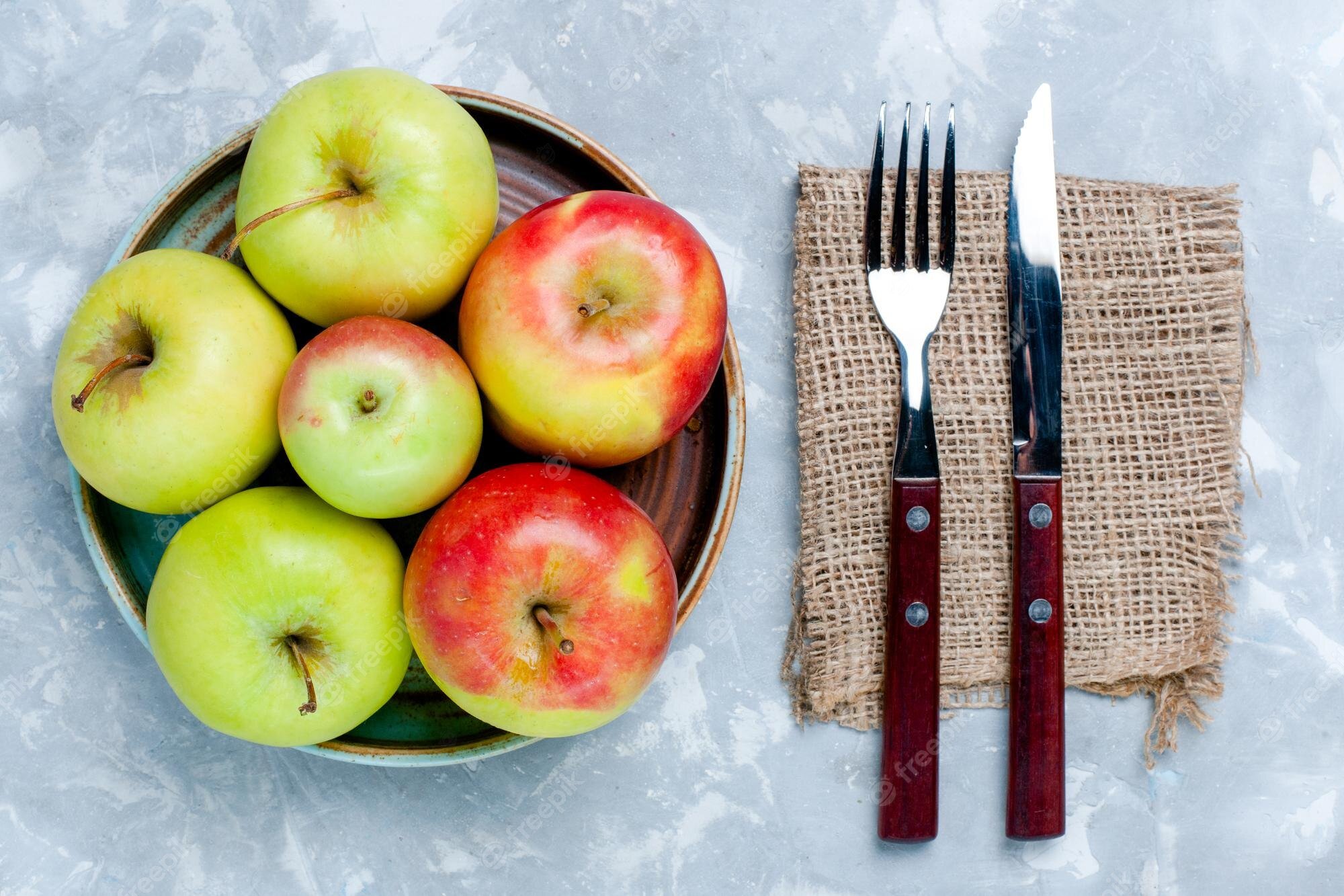 Exploring the Nutritional Value of Busch Light Apple Facts and Figures